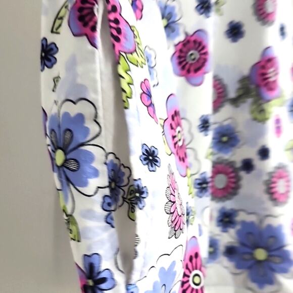 Floral Short Sleeve Top - White and Blue - Picture 6 of 10